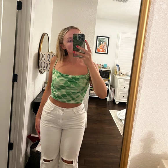 Going out top - Picture 4 of 4